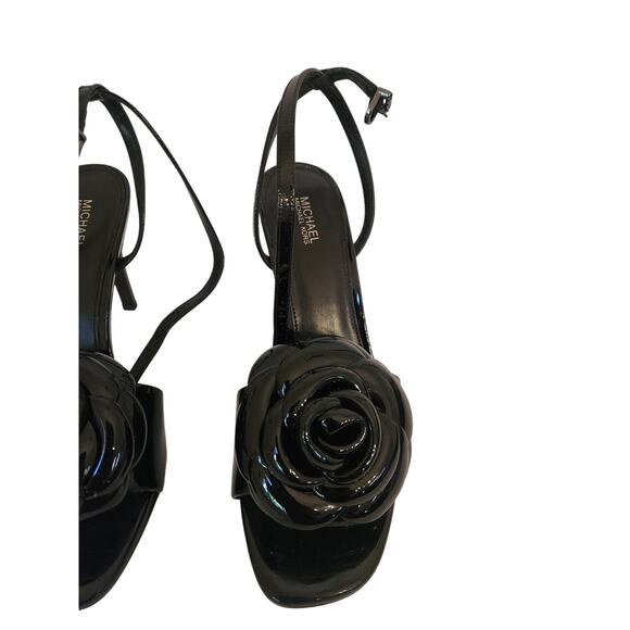 NIB Michel Kors Elodie Patent Leather Flower Heel Black 8.5M - Picture 5 of 10
